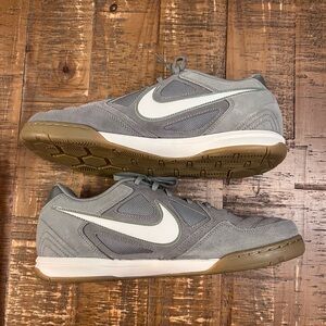 Nike Men's Gray and White Sneakers